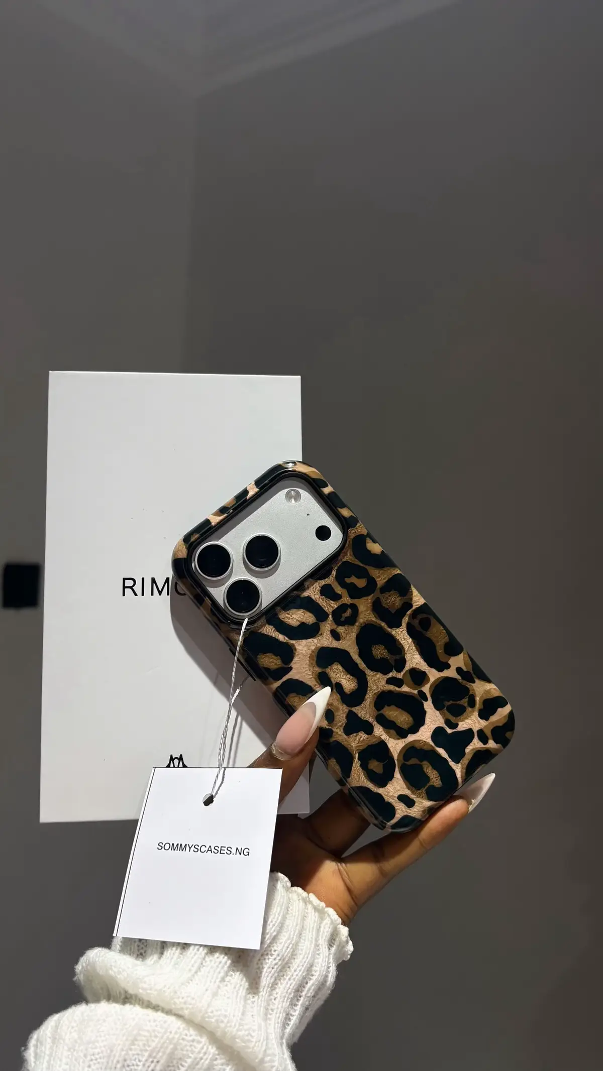 Black gold leopard case